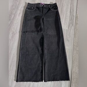 Edikted quincy jeans. NWOT size Medium.